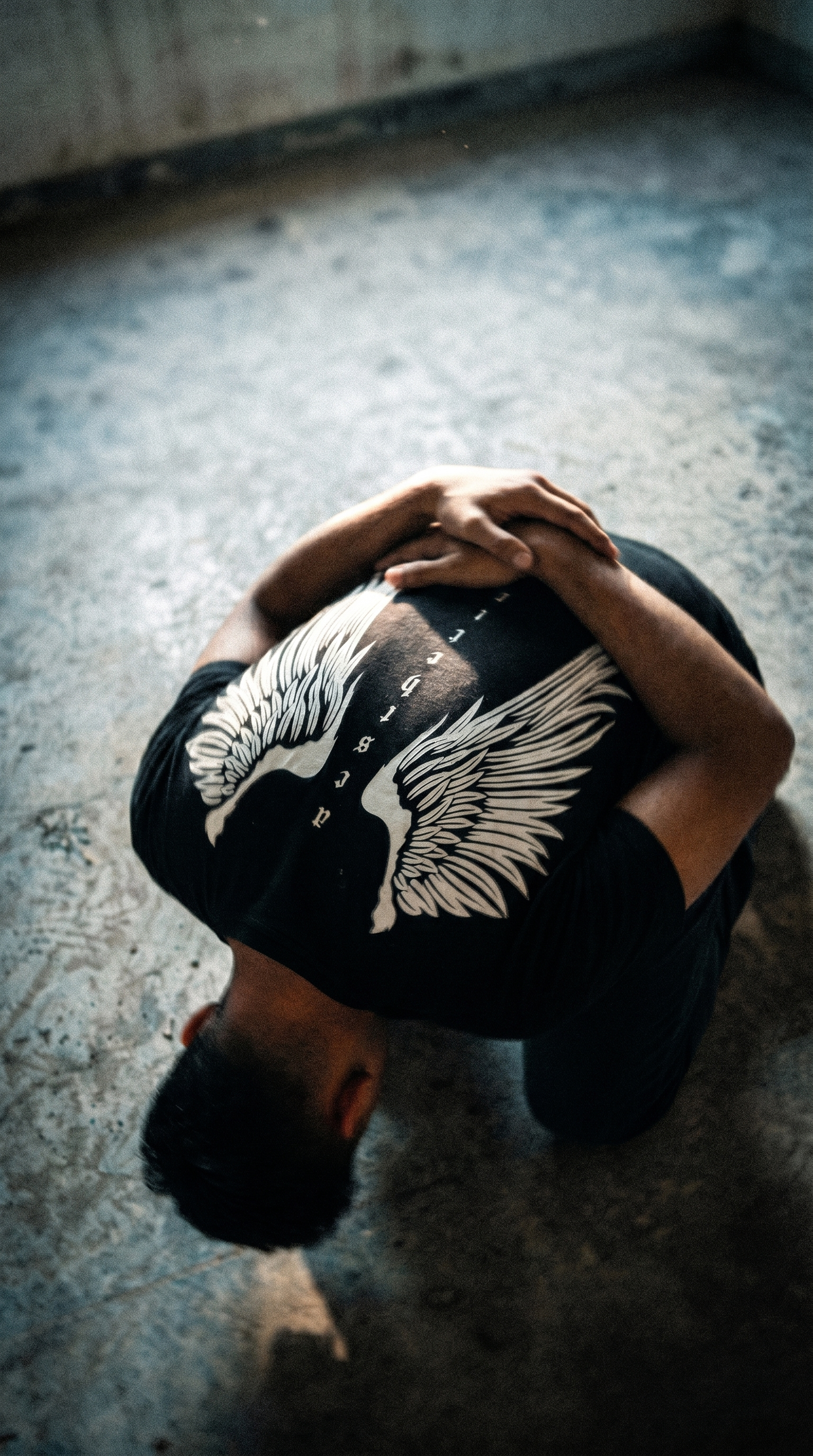 Wings tee worn — Aesthetic